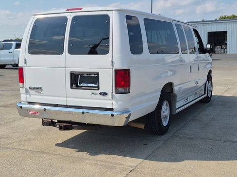 Used 2009 Ford E-350 and Econoline 350 XL RWD image 7