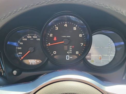 Used 2021 Porsche Macan image 23