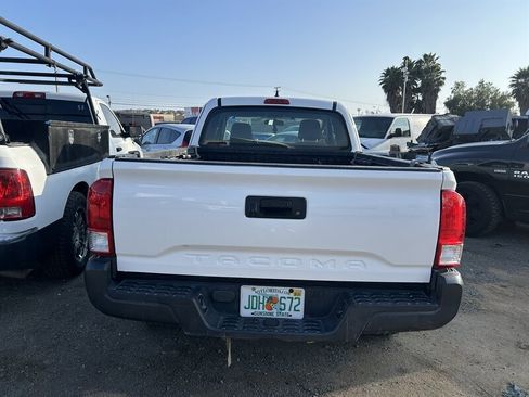 Used 2017 Toyota Tacoma SR image 19