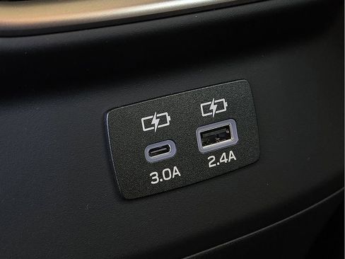 Certified 2025 Subaru Outback Premium image 11