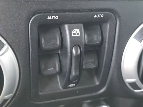 Used 2013 Jeep Wrangler Unlimited Sahara w/ Dual Top Group image 25