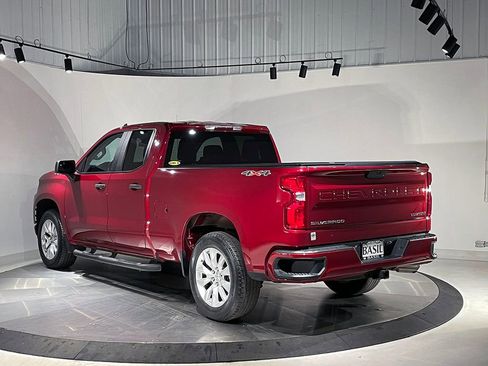 Used 2020 Chevrolet Silverado 1500 Custom w/ Custom Value Package image 14