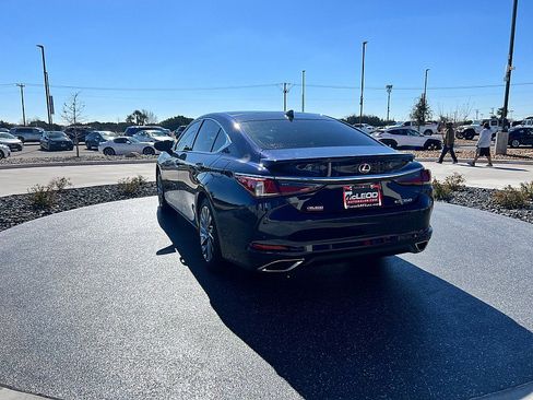 Used 2025 Lexus ES 350 Ultra Luxury w/ Accessory Package (Z1) image 2