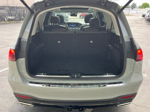 Used 2024 Mercedes-Benz GLS 580 4MATIC image 7