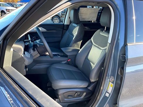 New 2026 Ford Explorer Active w/ Active Comfort Package image 9