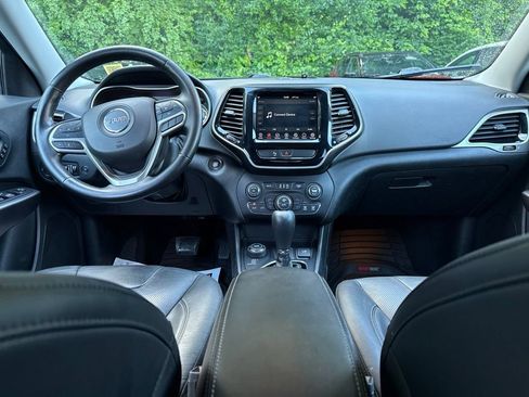 Used 2019 Jeep Cherokee Limited AWD/4WD image 18