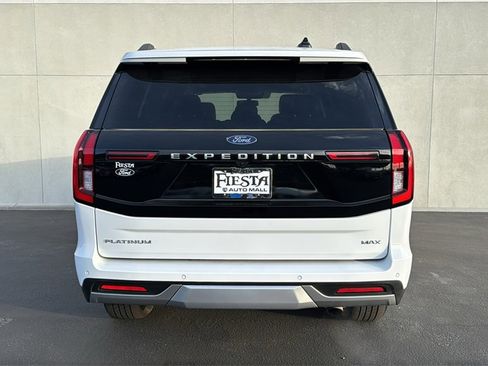 Certified 2025 Ford Expedition Max Platinum image 3