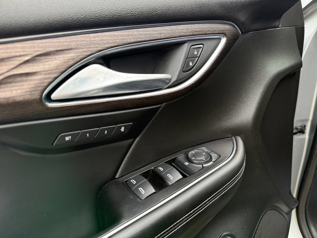 Used 2023 Buick Envision Avenir AWD/4WD image 19