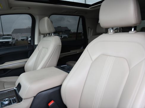 Used 2024 Ford Expedition Max Limited image 18