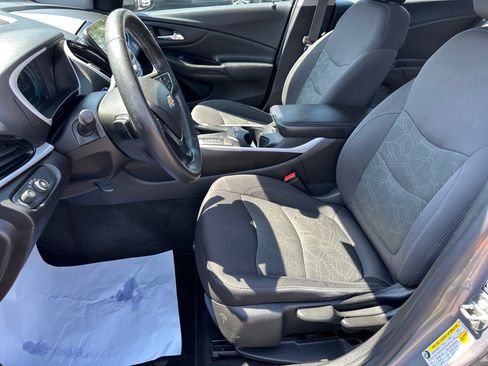 Used 2017 Chevrolet Volt LT FWD image 18