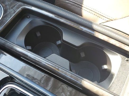 Used 2022 Nissan Armada Platinum image 24