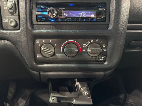 Used 2002 Chevrolet Blazer LS w/ Preferred Equipment Group image 70