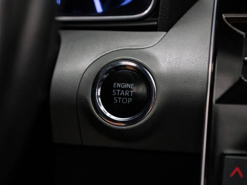 Used 2019 Toyota Avalon XSE image 21