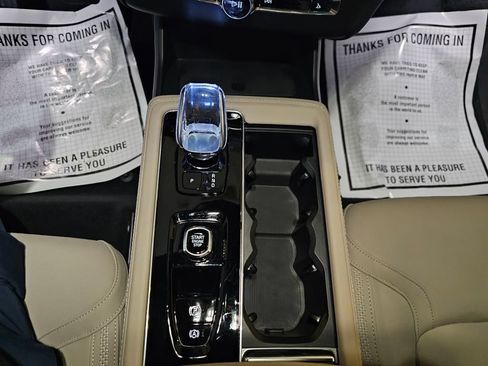 Certified 2025 Volvo XC90 B5 Plus AWD/4WD image 24