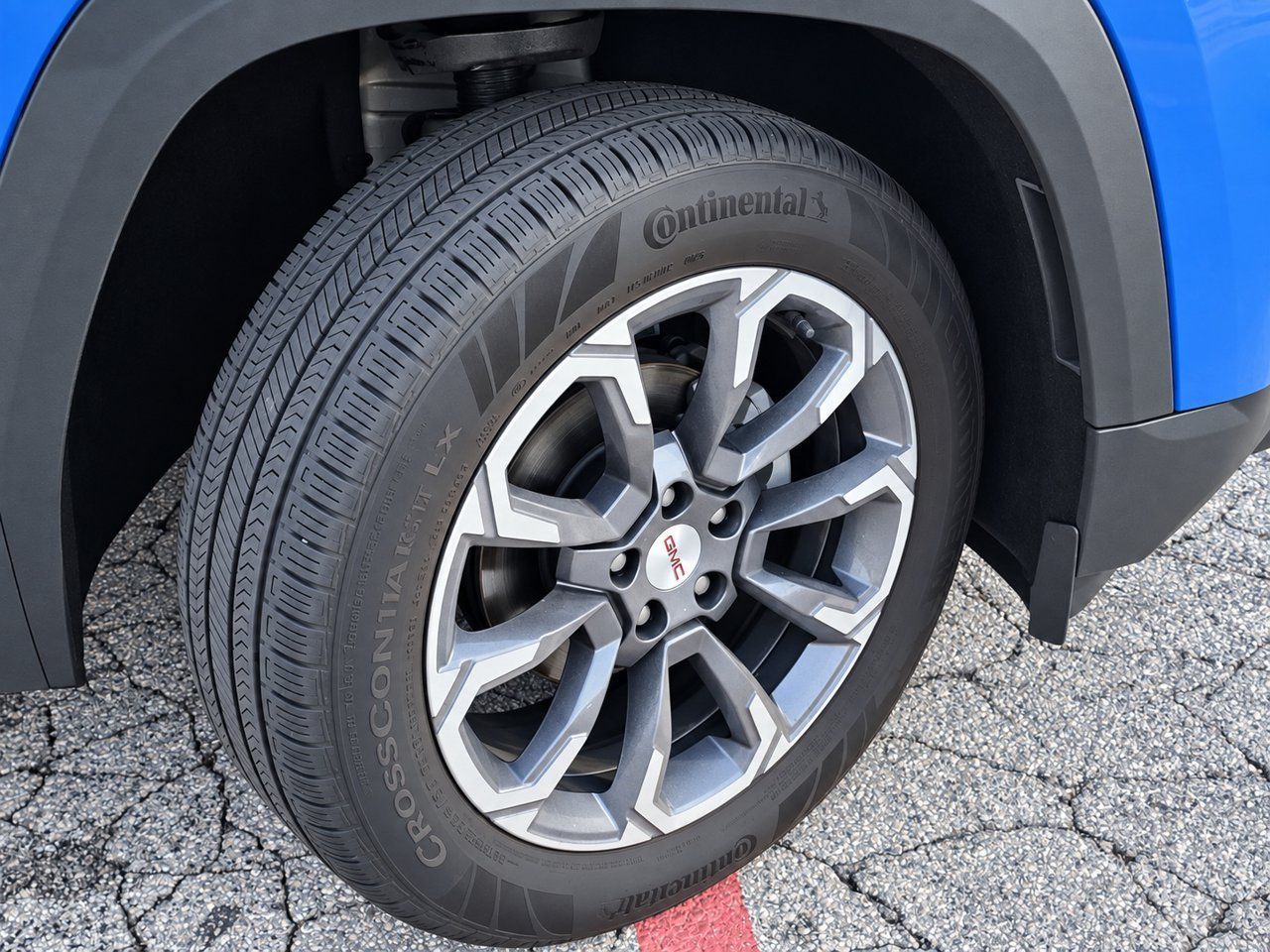 Used 2025 GMC Terrain Elevation w/ Elevation Premium Package FWD image 9