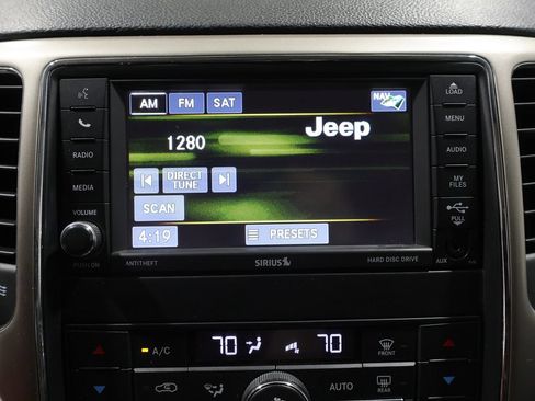 Used 2013 Jeep Grand Cherokee Laredo AWD/4WD image 28