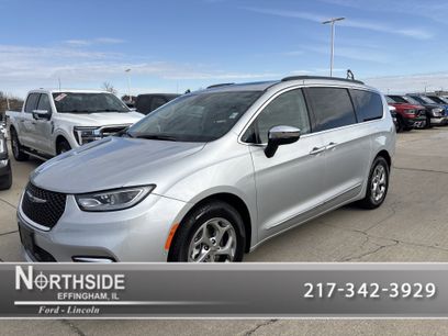 Used 2023 Chrysler Pacifica Limited