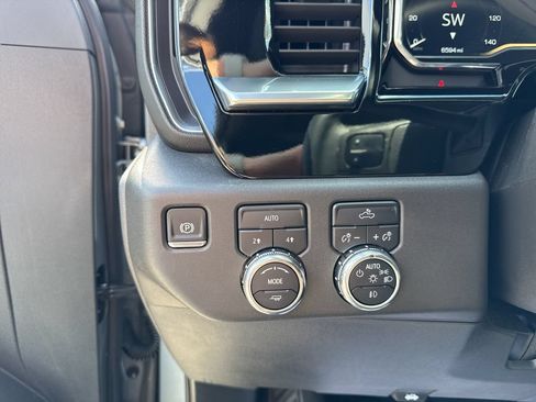 Used 2025 GMC Sierra 1500 Elevation AWD/4WD image 11