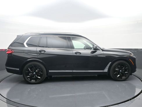 Used 2025 BMW X7 xDrive40i w/ Premium Package image 8