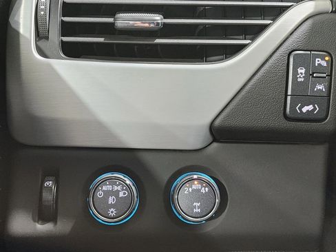 Used 2018 GMC Yukon XL SLT w/ Open Road Package image 11