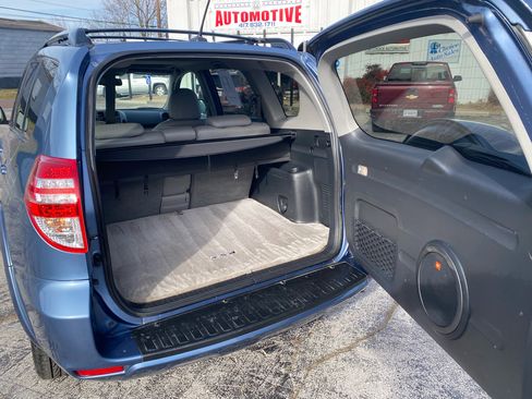 Used 2011 Toyota RAV4 Limited image 12