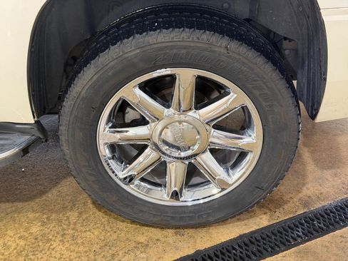 Used 2014 GMC Yukon Denali AWD/4WD image 7