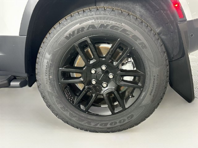New 2026 Land Rover Defender 110 S AWD/4WD image 28