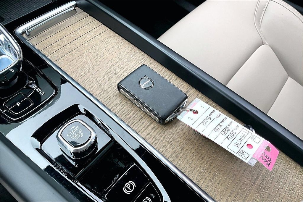 Certified 2026 Volvo XC60 B5 Plus AWD/4WD image 14