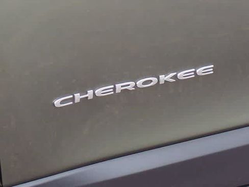 Certified 2019 Jeep Cherokee Limited AWD/4WD image 13