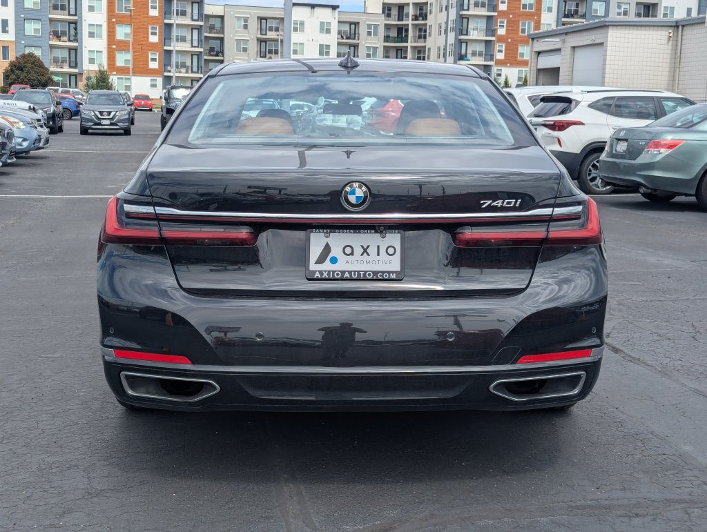 Used 2022 BMW 740i w/ Premium Package RWD image 6