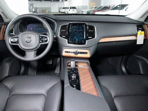 Certified 2025 Volvo XC90 B6 Plus w/ Protection Package Premier image 6