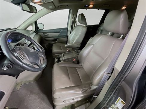 Used 2015 Honda Odyssey Touring image 19