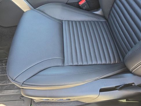 New 2026 Land Rover Discovery S image 31