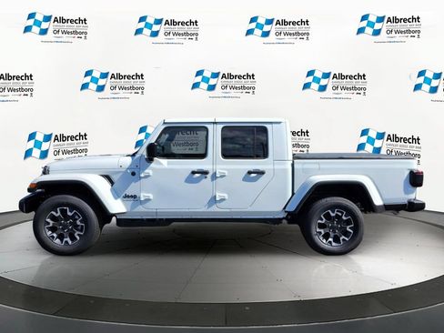 New 2026 Jeep Gladiator Sport AWD/4WD image 2