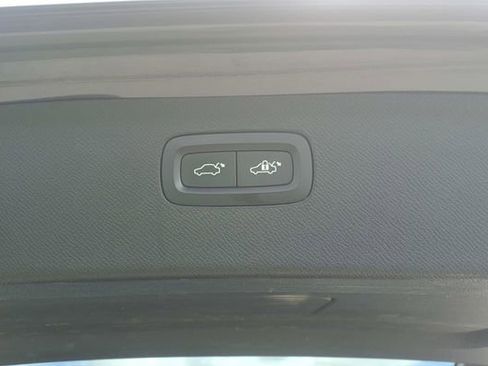 Certified 2023 Volvo XC90 B6 Plus AWD/4WD image 13