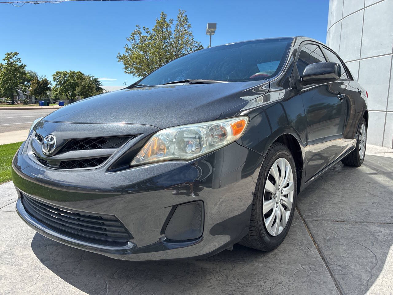 Used 2012 Toyota Corolla LE FWD image 3