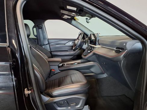 Used 2025 Ford Explorer ST-Line w/ ST-Line Street Pack image 13