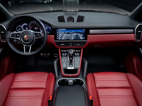 Used 2023 Porsche Cayenne S image 42