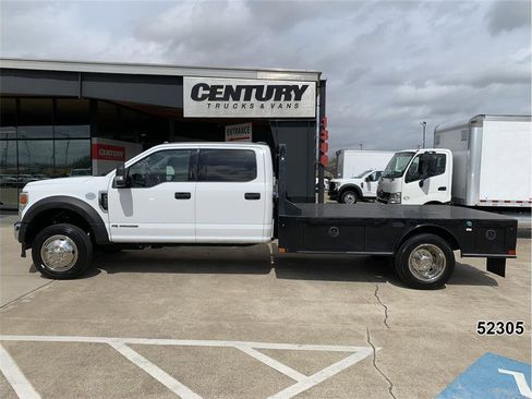 Used 2022 Ford F550 2WD Crew Cab Super Duty w/ XLT Value Package image 4