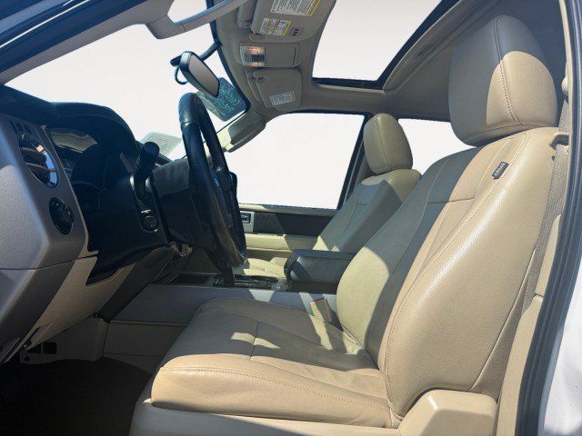 Used 2015 Ford Expedition XLT w/ Equipment Group 202A RWD image 13