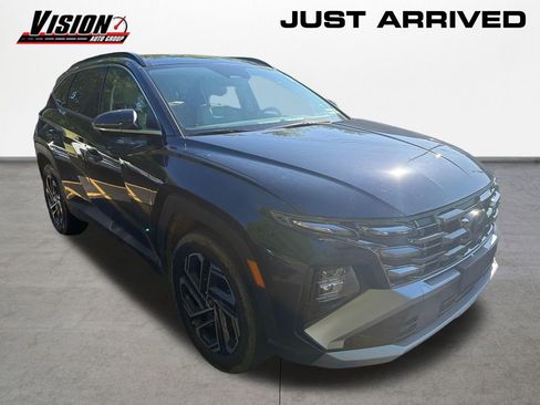 Used 2025 Hyundai Tucson Limited AWD/4WD image 3