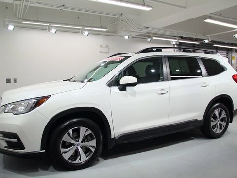 Used 2020 Subaru Ascent Premium w/ Convenience Package AWD/4WD image 3
