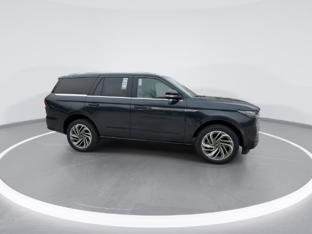 New 2025 Lincoln Navigator Reserve AWD/4WD image 9