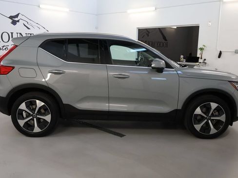 Used 2024 Volvo XC40 B5 Plus AWD/4WD image 8