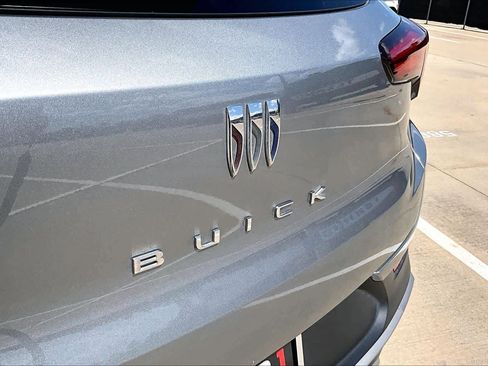 Used 2024 Buick Encore GX Preferred w/ Advanced Technology Package image 8