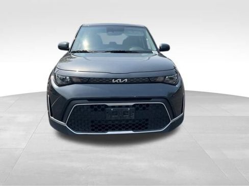 Used 2024 Kia Soul LX w/ Option Group 015 FWD image 2