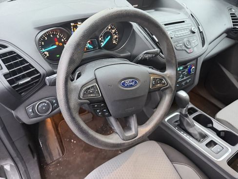 Used 2017 Ford Escape SE image 9