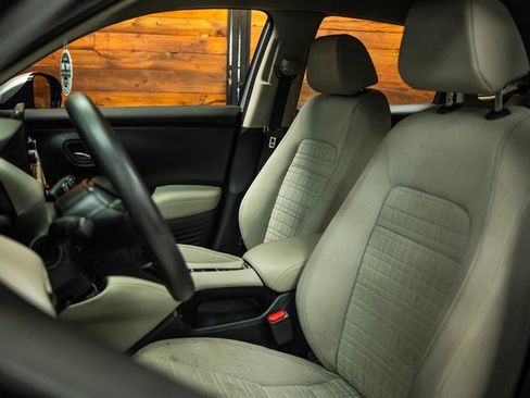Used 2025 Honda HR-V LX image 9
