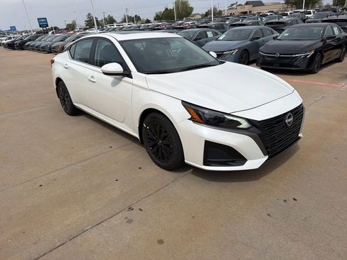 New 2026 Nissan Altima 2.5 SV FWD image 7