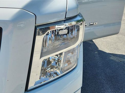Used 2022 Nissan Titan SV AWD/4WD image 10